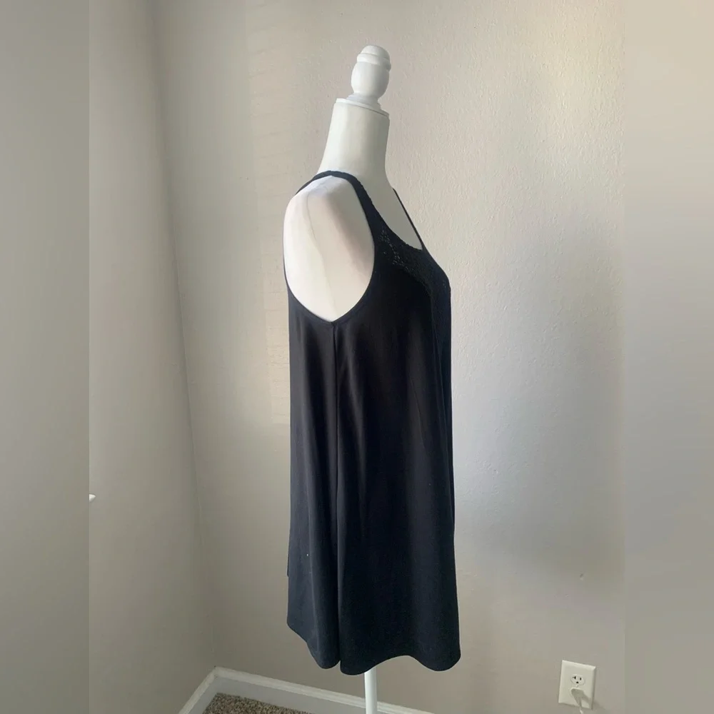 Xhilaration Classic Black Sleeveless Top - Picture 2 of 4